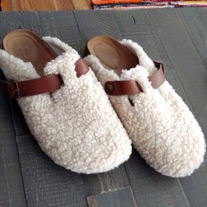 **LOWEST PRICE*** Slipper / clogs sz 10 Ivory w/Brown